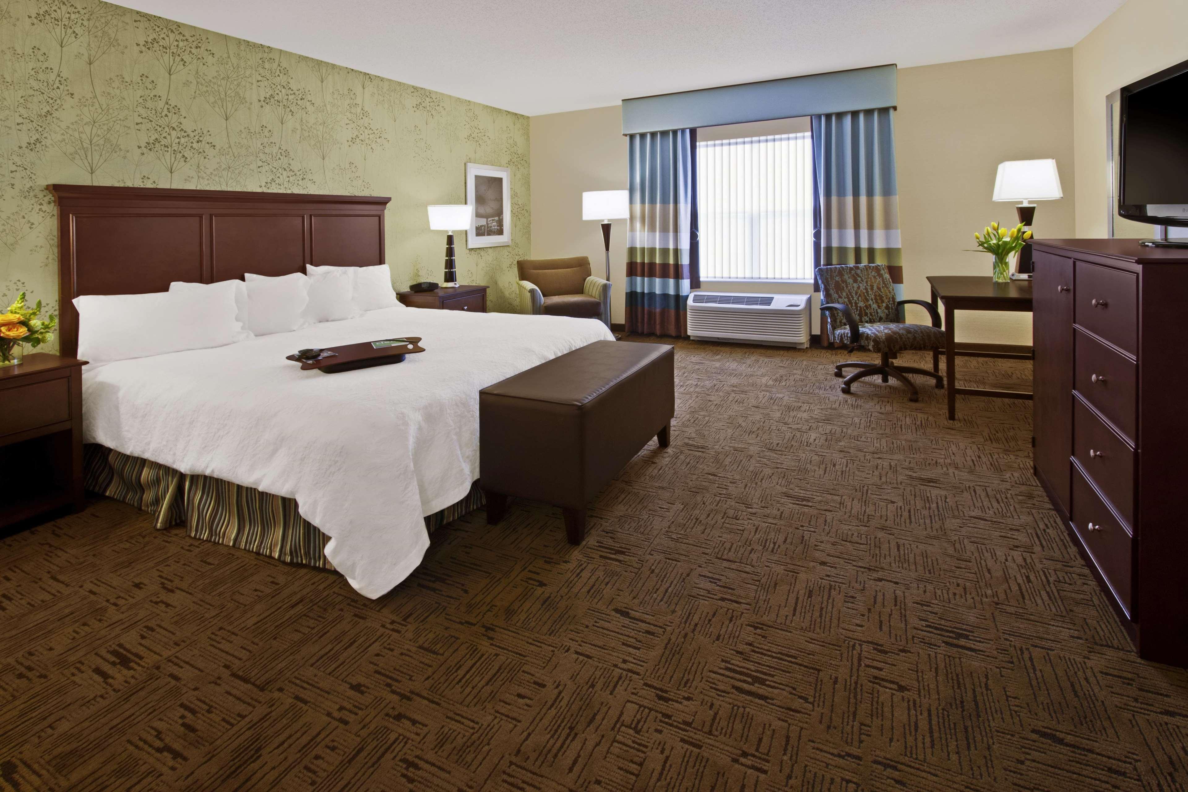 Hampton Inn & Suites Exeter Room photo