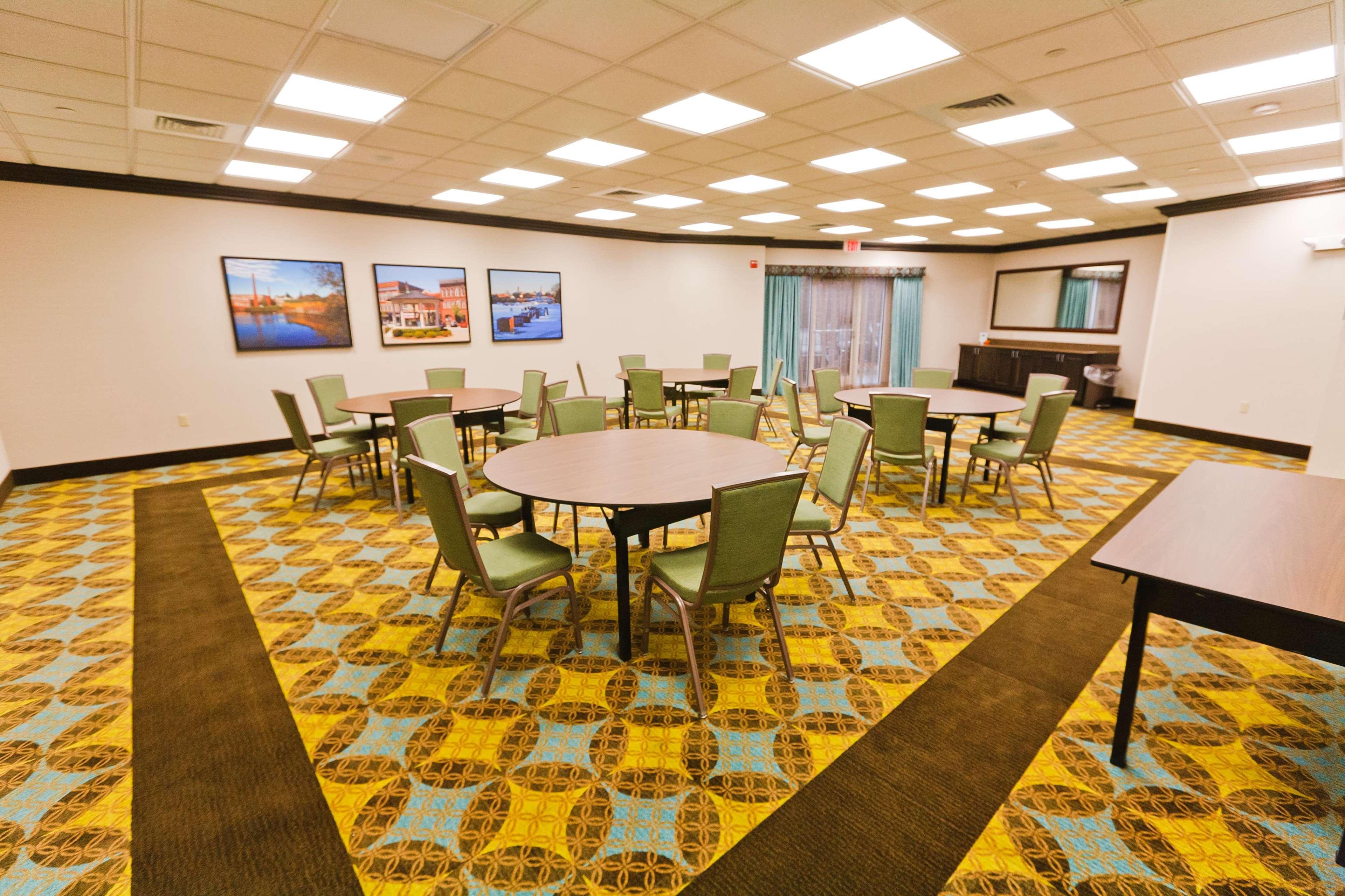 Hampton Inn & Suites Exeter Restaurant photo